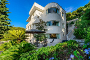 Luxury Seafront Villa Dubrovnik Queen with private pool near the sea in Dubrovnik